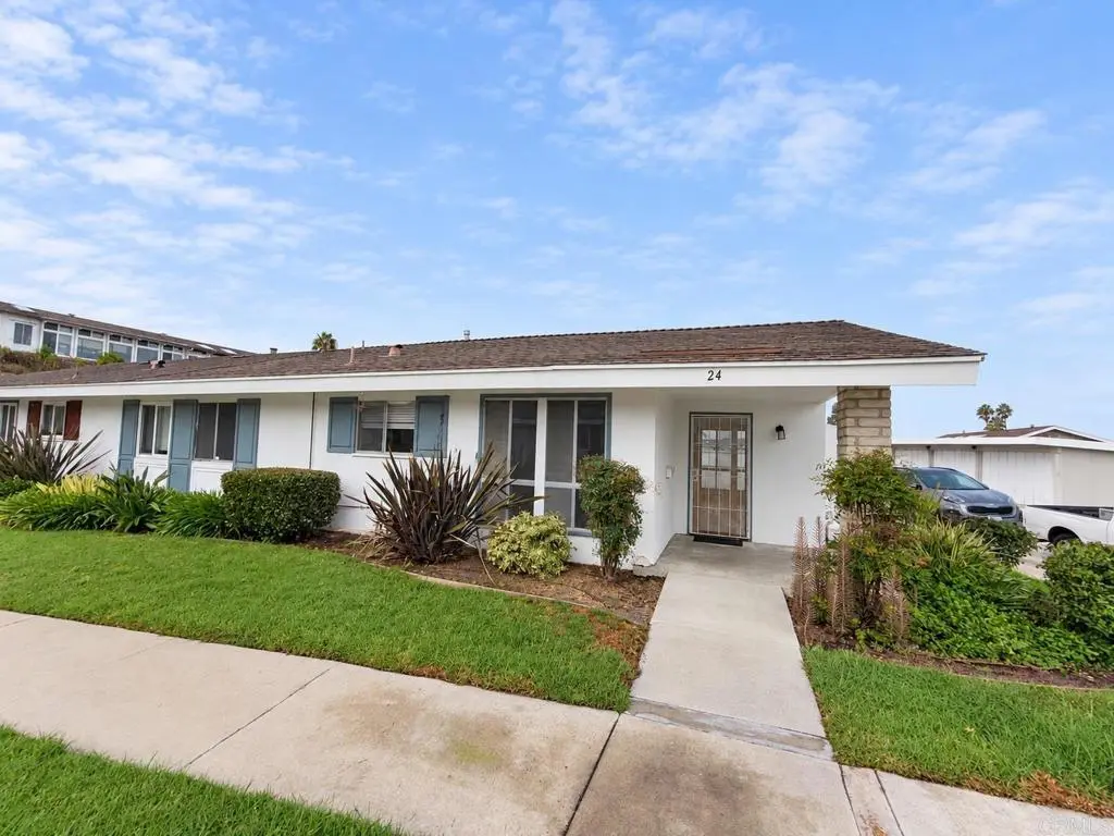 3615 Vista Bella 24, Oceanside, CA — listing photo 1