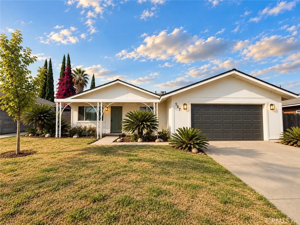 Single Family Residence for sale at 587 Sunset Street, Kingsburg, CA featuring 3 beds and 2 baths