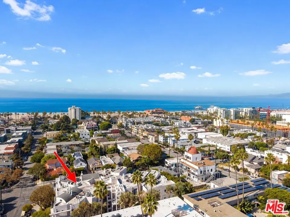 2115 3rd Street 102, Santa Monica, CA — listing photo 1