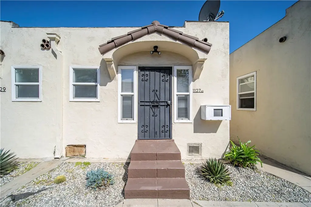 Quadruplex for rent at 1127 E 67th Street 1/2, Los Angeles, CA featuring 1 bed and 1 bath