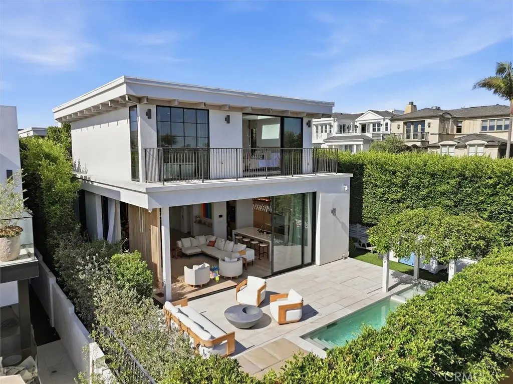 407 N Poinsettia, Manhattan Beach, CA — listing photo 1