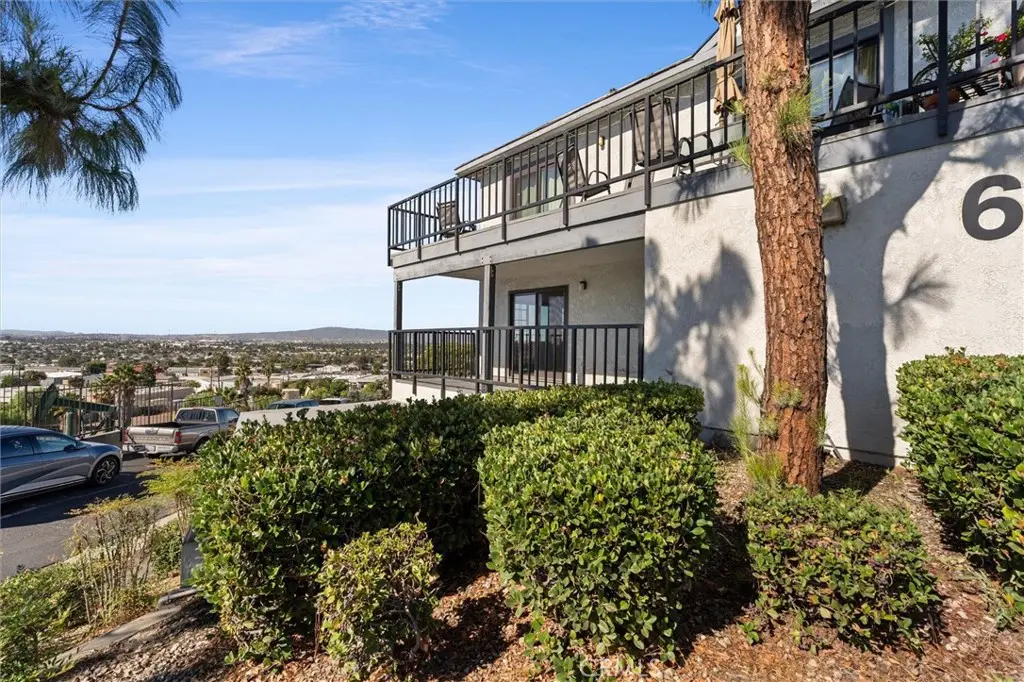 Condominium for sale at 2599 Walnut 128, Signal Hill, CA featuring 1 bed and 1 bath