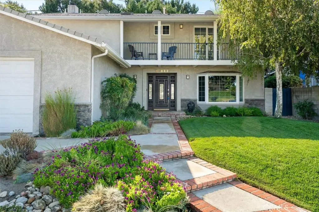 23842 Daisetta Drive, Newhall, CA — listing photo 1