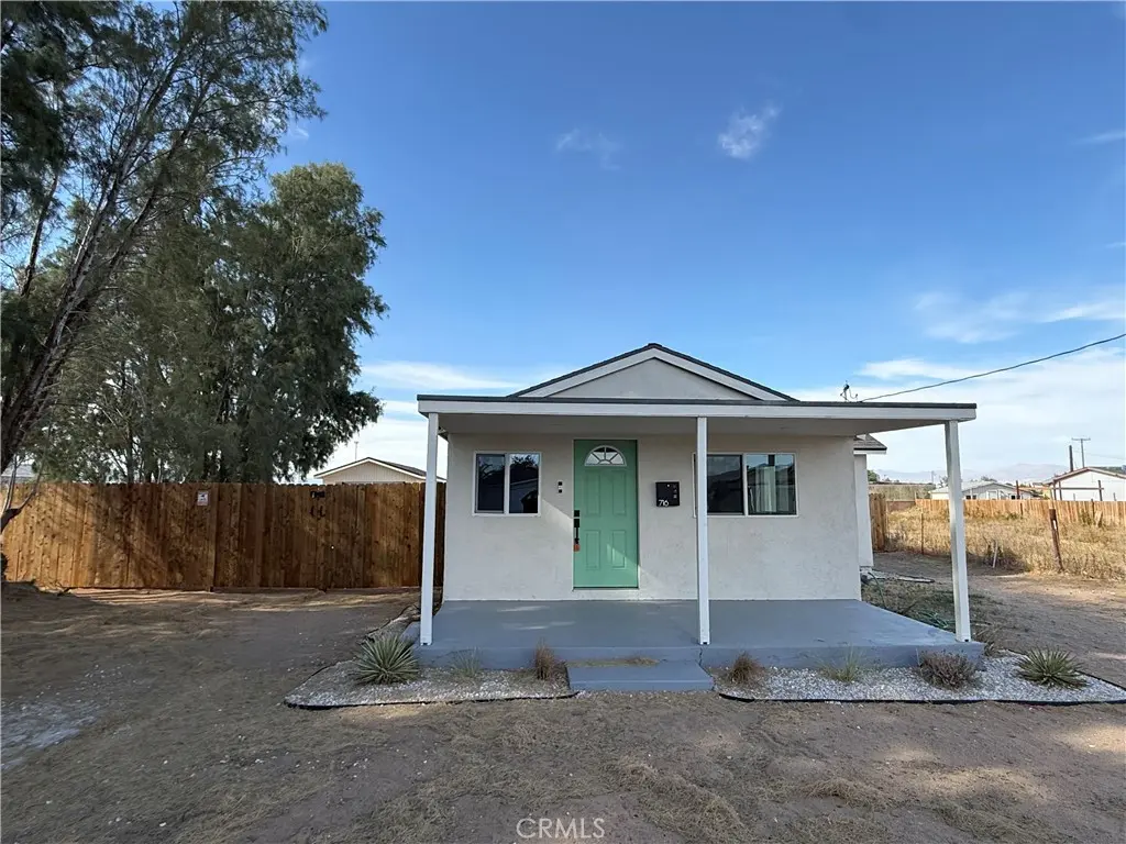 716 W Church Avenue, Ridgecrest, CA — listing photo 1