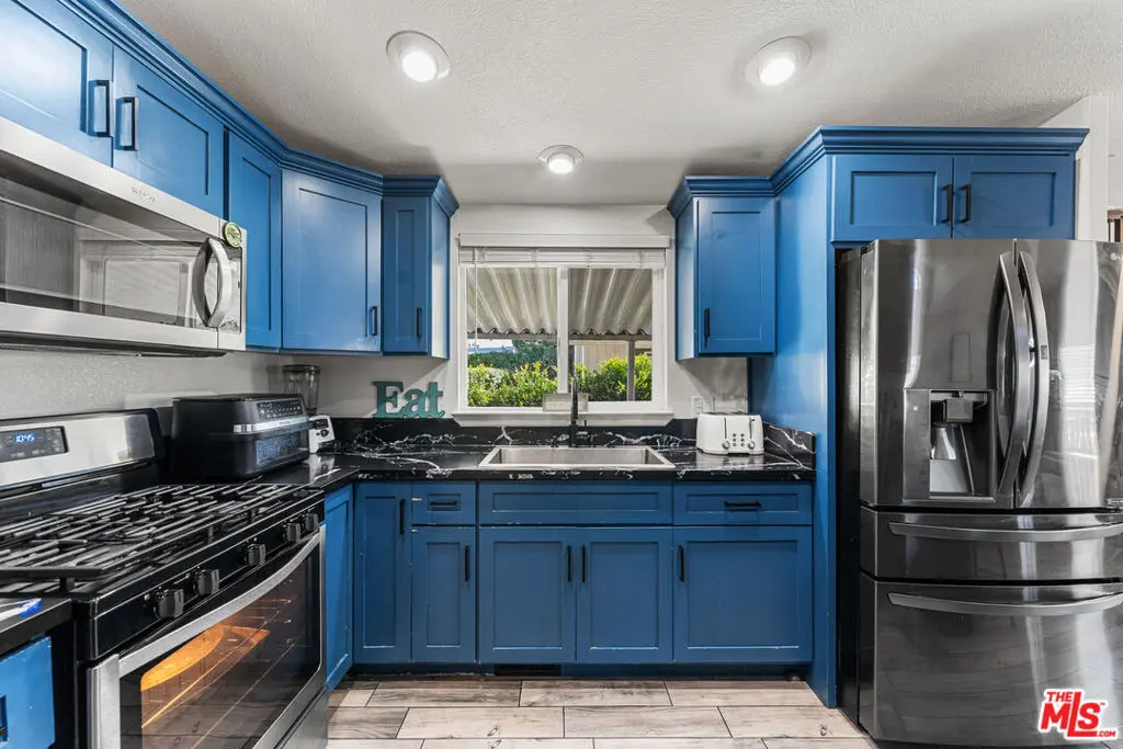 27361 Sierra Highway 57, Canyon Country, CA — listing photo 1
