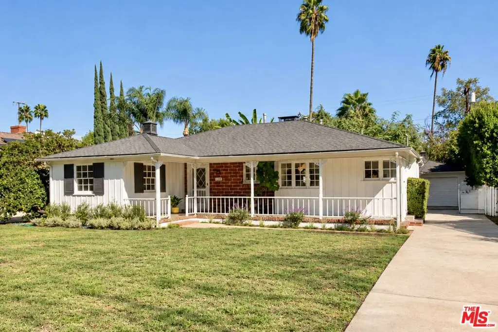 5426 Radford Avenue, Valley Village, CA — listing photo 1