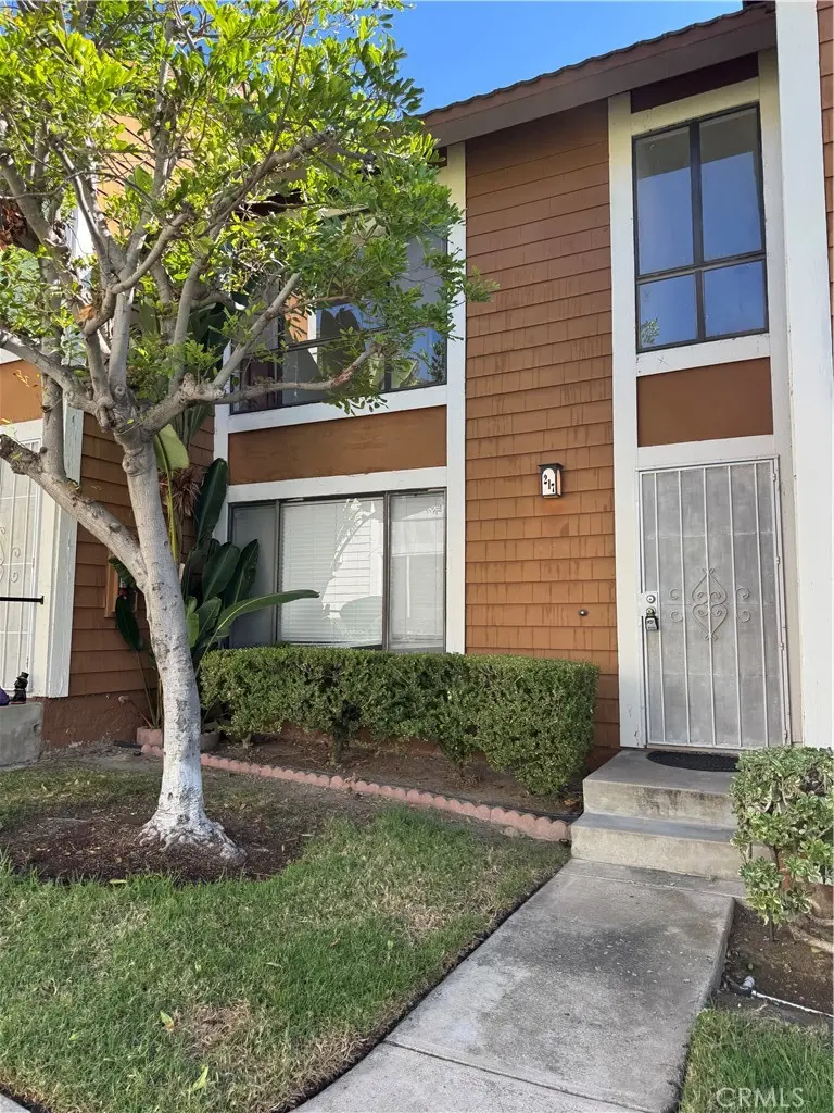 25885 Trabuco Road, Lake Forest, CA — listing photo 1