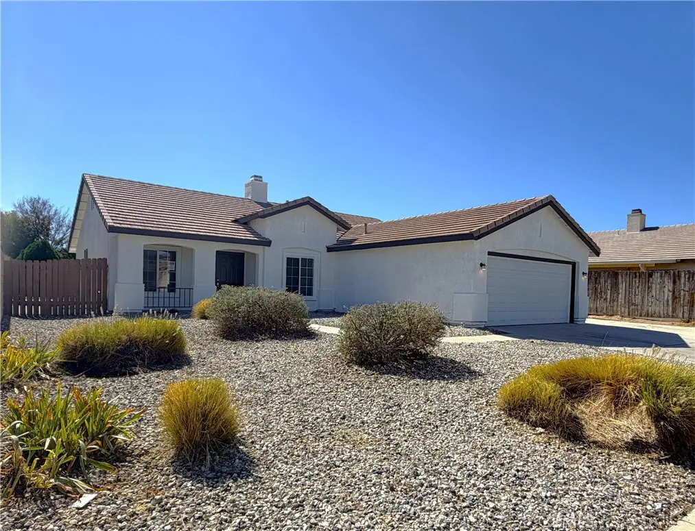 6152 W Avenue J5, Lancaster, CA — listing photo 1