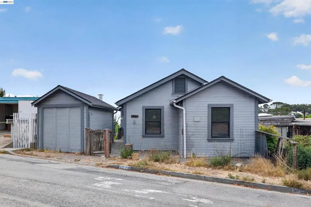 Single Family Residence for sale at 1720 Centro West St, Tiburon, CA featuring 4 beds and 2 baths