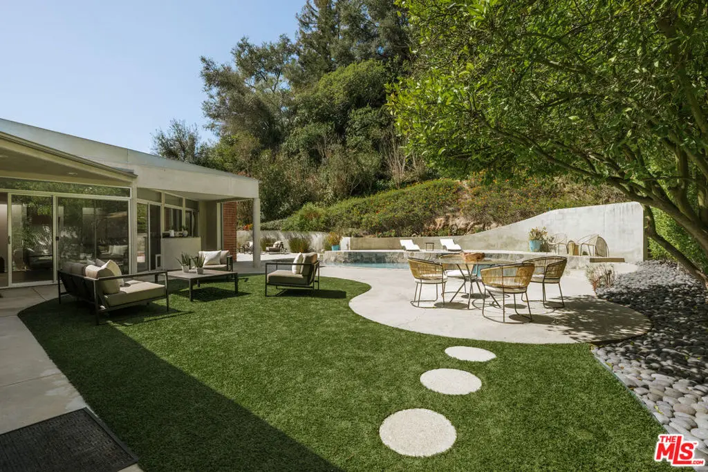 15539 Hamner Drive, Los Angeles, CA — listing photo 1