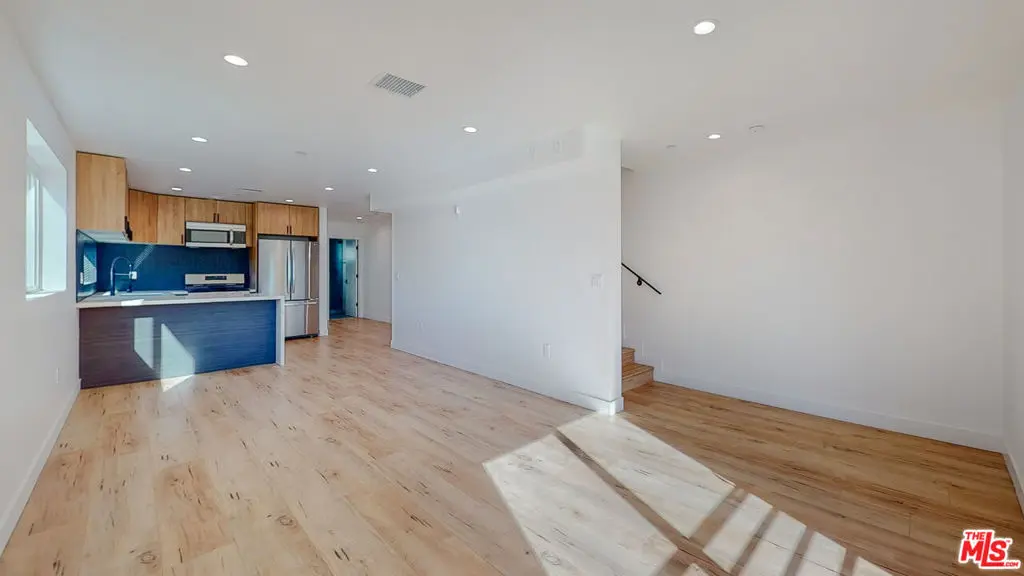 14423 Califa Street 1/2, Van Nuys, CA — listing photo 1