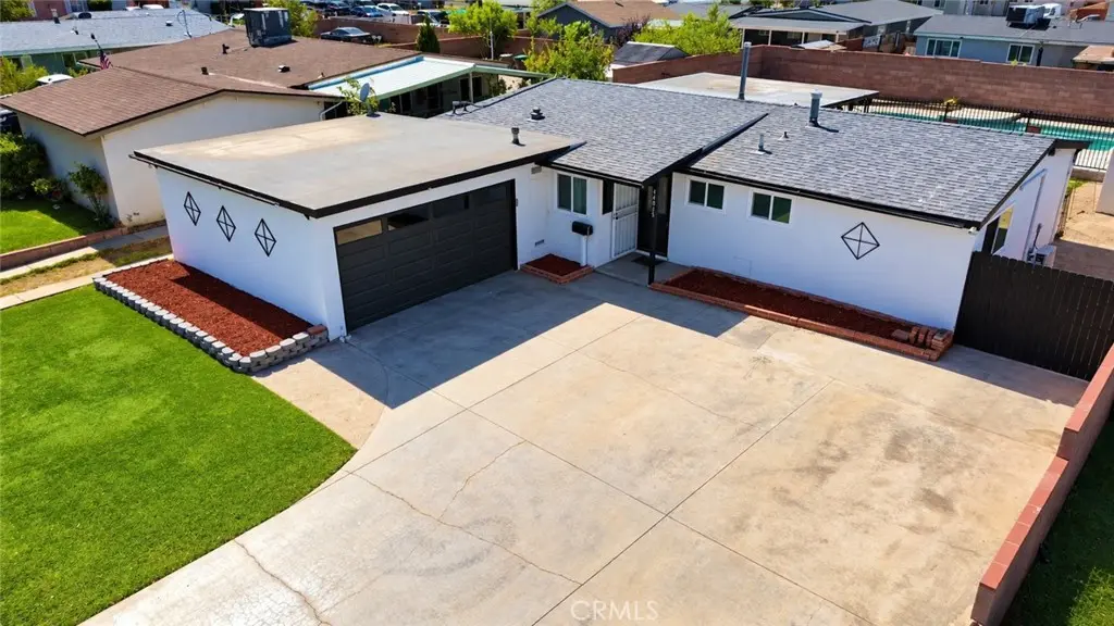44015 3rd E, Lancaster, CA — listing photo 1