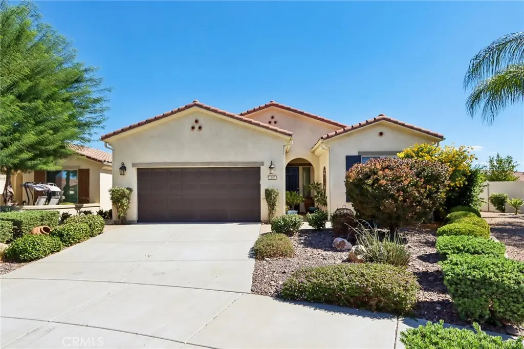 Single Family Residence for sale at 1402 Via Rivas, Hemet, CA featuring 3 beds and 2 baths