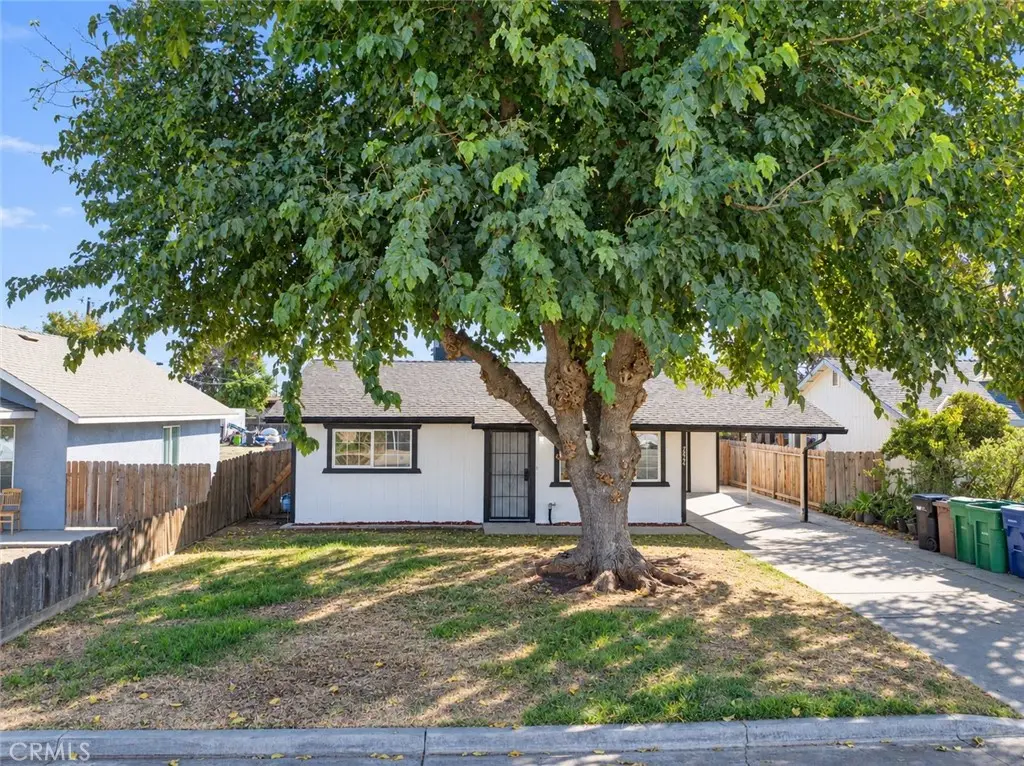 Single Family Residence for sale at 2894 Elm, Merced, CA featuring 3 beds and 1 bath