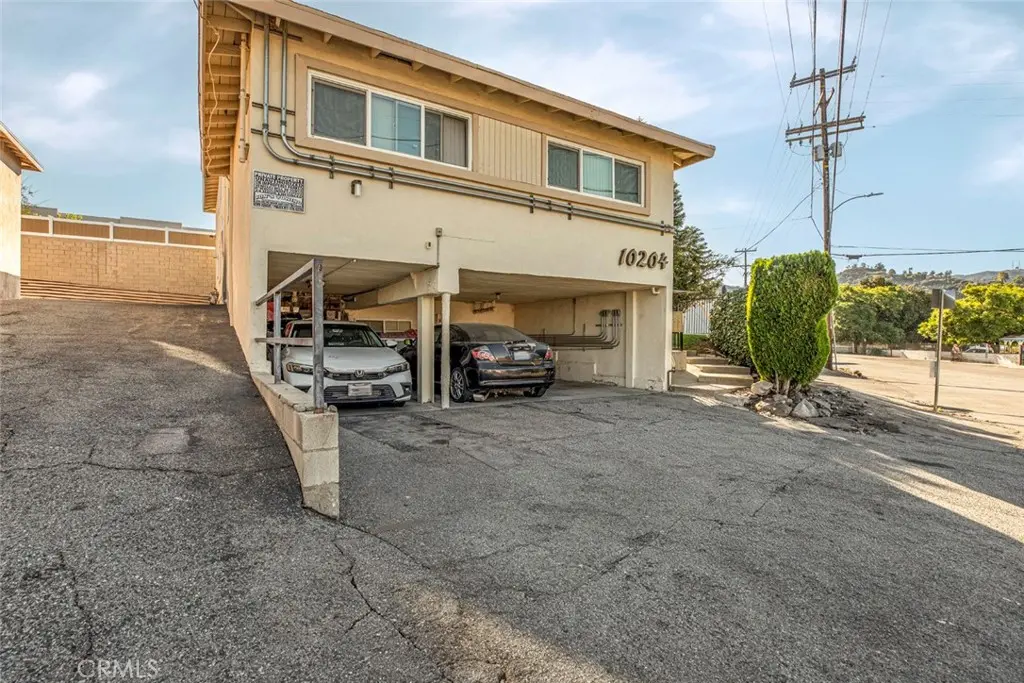 10204 Tujunga Canyon Boulevard 2, Tujunga, CA — listing photo 1