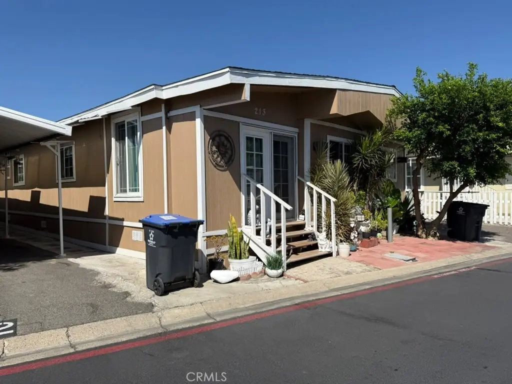 215 S Princess Lane 213, Santa Ana, CA — listing photo 1