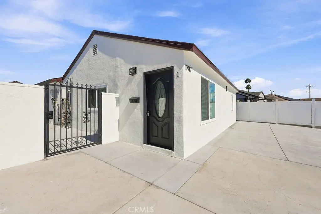 11917 Burton Street 1, North Hollywood, CA — listing photo 1