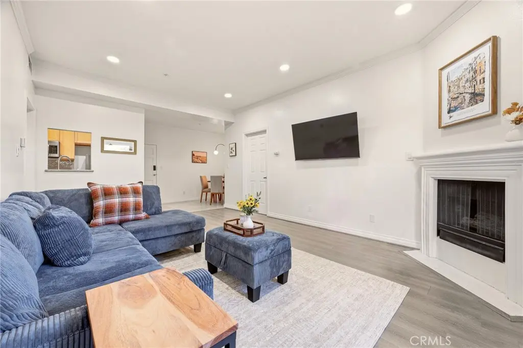 87 S Allen Avenue 103, Pasadena, CA — listing photo 1