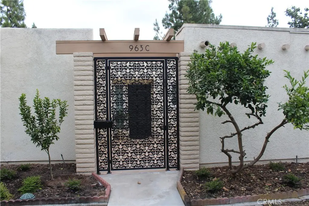 963 Calle Aragon B, Laguna Woods, CA — listing photo 1