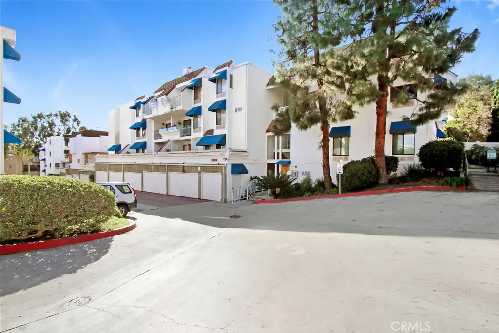 Condominium for rent at 8338 Regents Road 2T, San Diego, CA featuring 2 beds and 2 baths