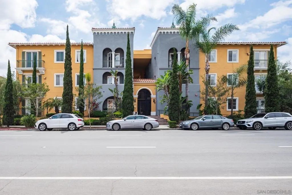 Residential Lease for rent at 4080 Front St 105, San Diego, San Diego County, CA featuring 2 beds and 2 baths