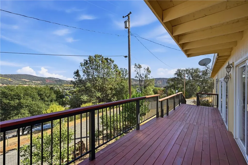 12322 Lakeview Drive, Clearlake Oaks, CA — listing photo 1
