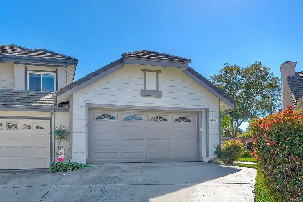 1810 Spyglass Cir, Vista, CA — listing photo 1