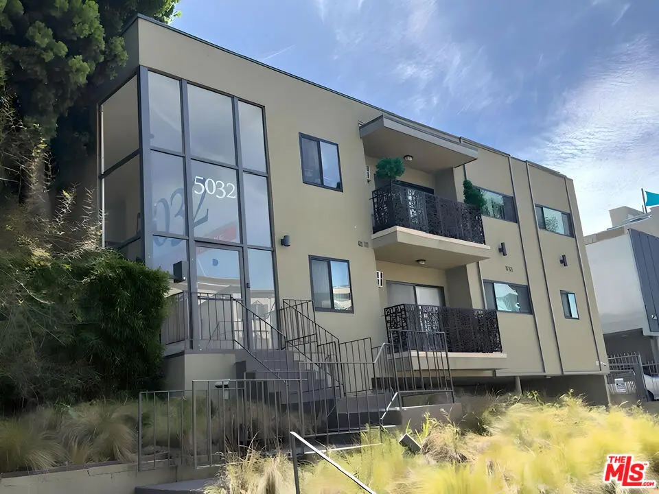 5032 Maplewood Avenue 105, Los Angeles, CA — listing photo 1