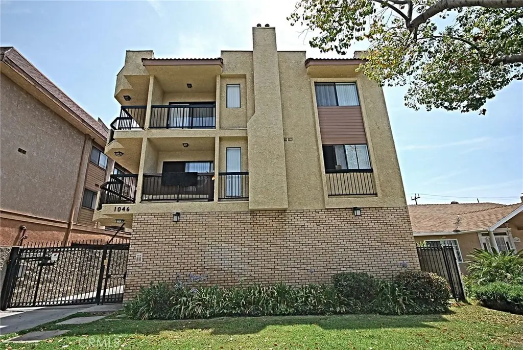 1046 Irving Avenue 101, Glendale, CA — listing photo 1