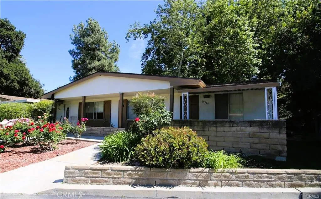19364 Avenue Of The Oaks, Newhall, CA — listing photo 1