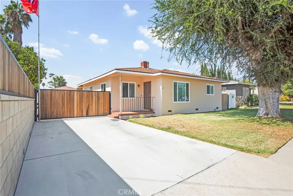 Single Family Residence for sale at 2507 Lincoln Avenue, Duarte, CA featuring 3 beds and 1 bath