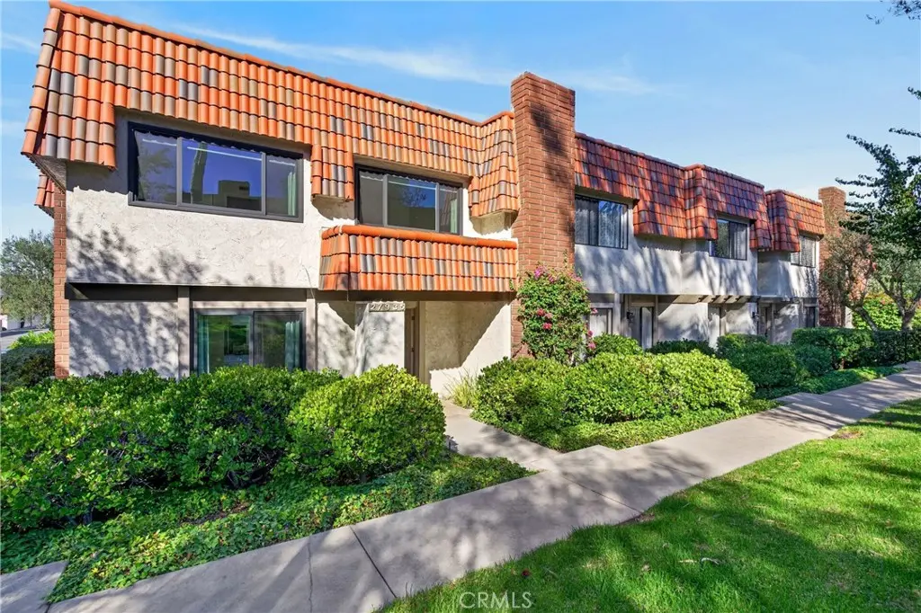 Condominium for rent at 27935 Ridgebrook Court, Rancho Palos Verdes, CA featuring 3 beds and 3 baths