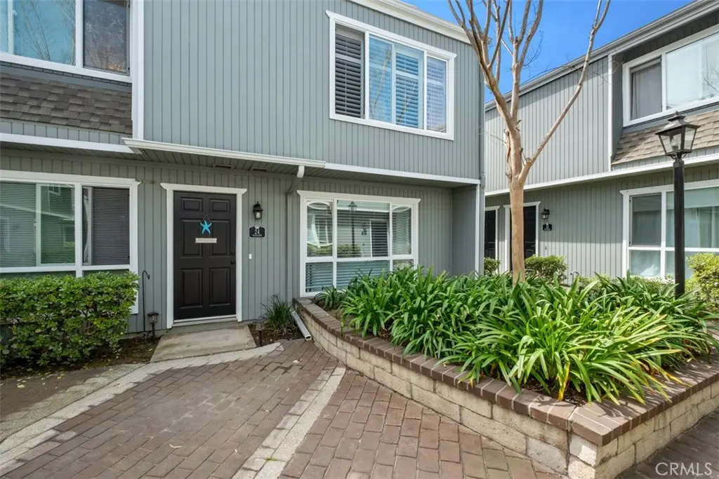Condominium for rent at 24 Seascape, Newport Beach, CA featuring 2 beds and 3 baths