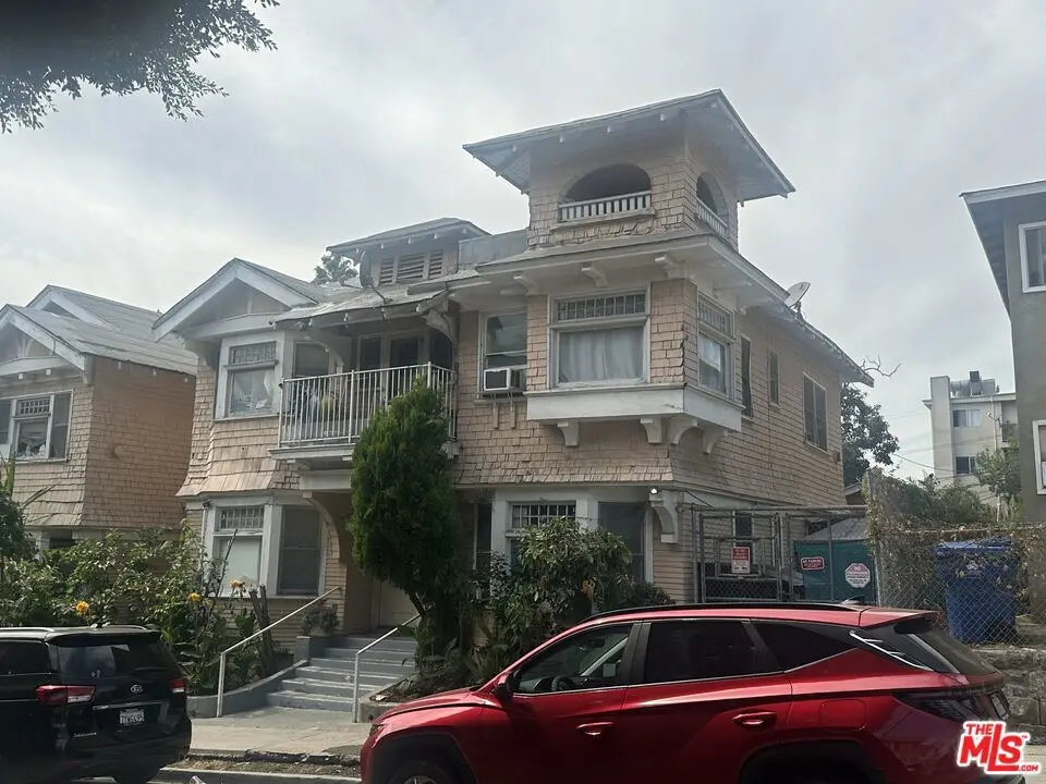 945 S Park View Street, Los Angeles, CA — listing photo 1