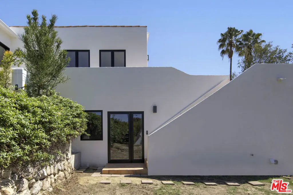 1619 1/2 N Benton Way, Los Angeles, CA — listing photo 1