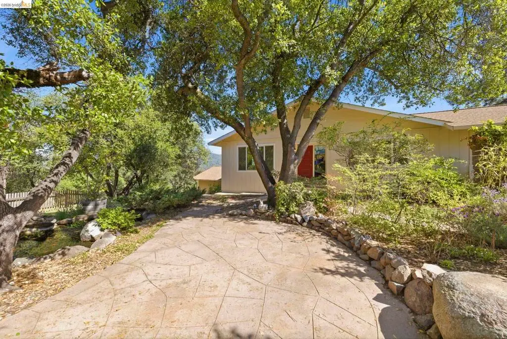 Single Family Residence for sale at 20948 Lynn Ln, Sonora, CA featuring 4 beds and 2 baths
