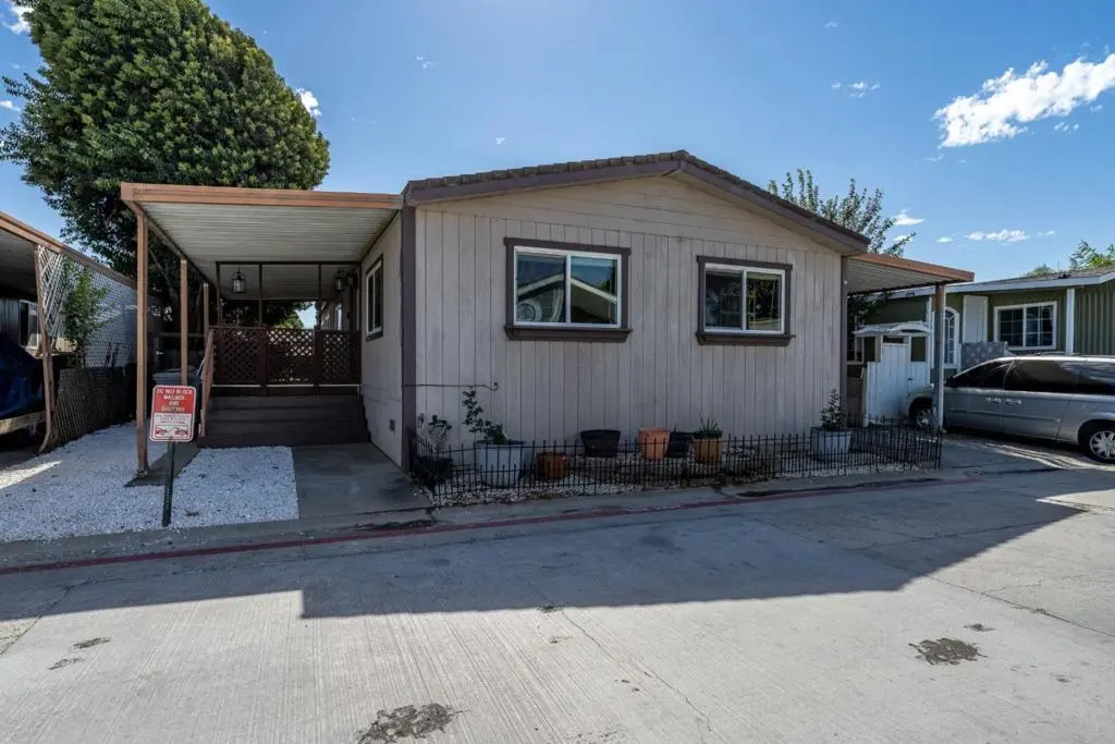 112 Chestnut Lane 112, Hollister, CA — listing photo 1