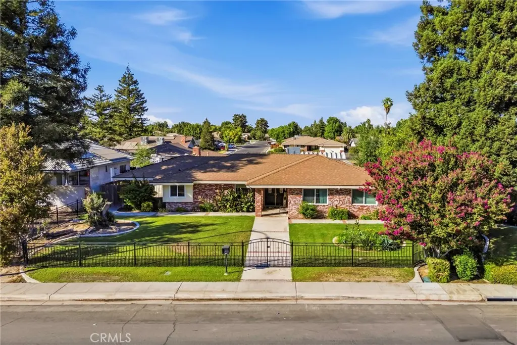 7412 Olive Drive, Bakersfield, CA — listing photo 1