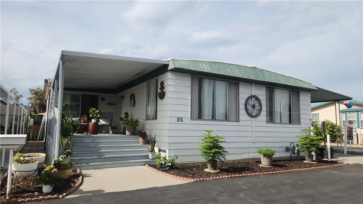 Manufactured In Park for sale at 32302 Alipaz 86, San Juan Capistrano, CA featuring 3 beds and 2 baths