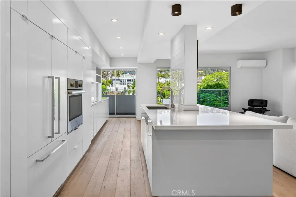 Condominium for rent at 838 N Doheny 505, West Hollywood, CA featuring 1 bed and 2 baths