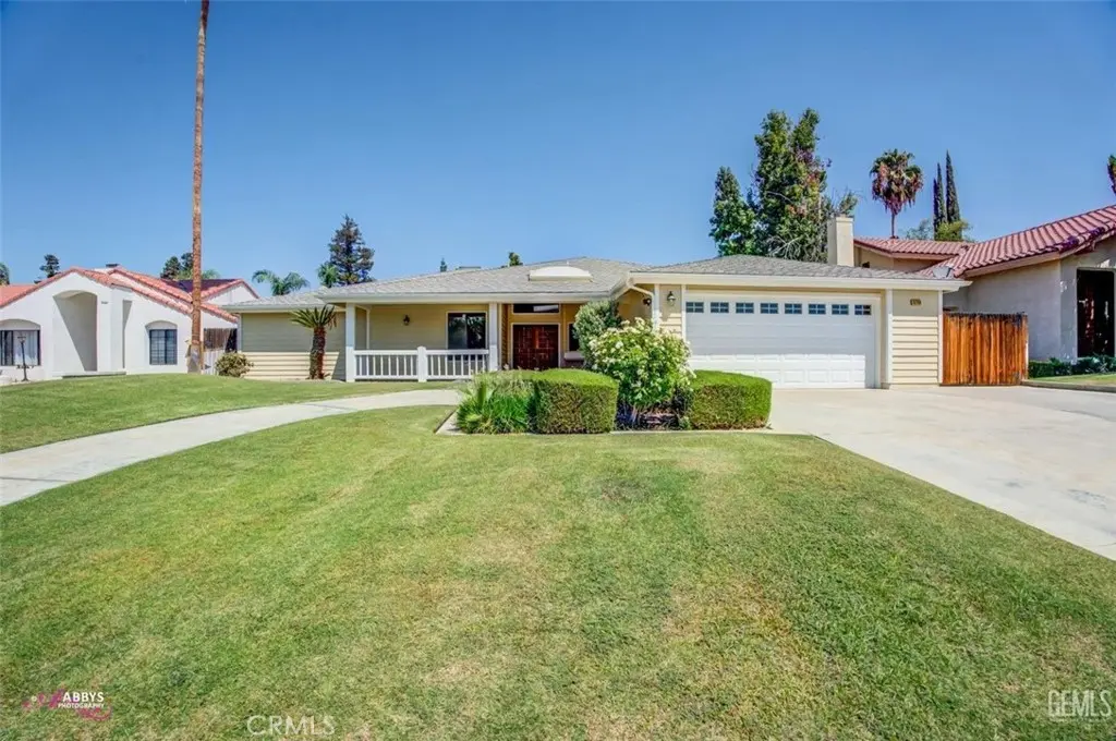 9708 White Oak Drive 1, Bakersfield, CA — listing photo 1