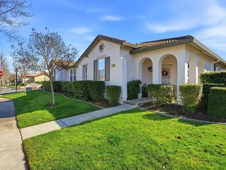 Single Family Residence for rent at 2360 Rose Arbor Drive, Sacramento, CA featuring 2 beds and 2 baths