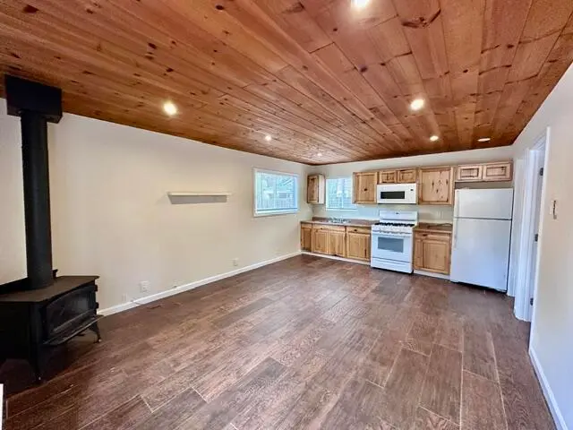 Residential Lease for rent at 29470 California 243 8, Mountain Center, Riverside County, CA featuring 1 bed and 1 bath