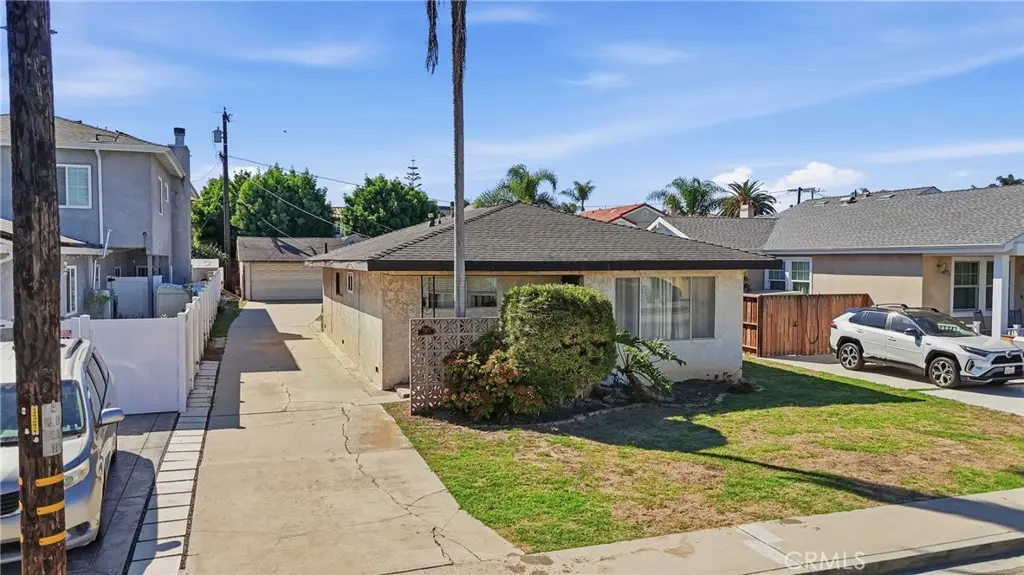 Single Family Residence for sale at 2308 Graham, Redondo Beach, CA featuring 2 beds and 2 baths