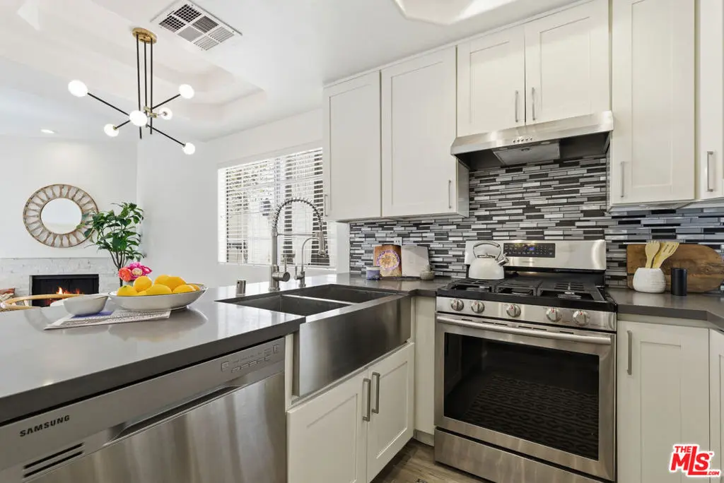 11110 Camarillo Street 122, North Hollywood, CA — listing photo 1
