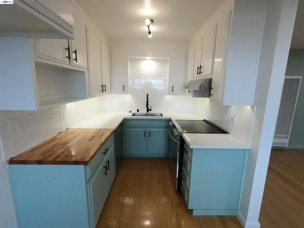 1124 Hollywood Ave, Oakland, CA — listing photo 1