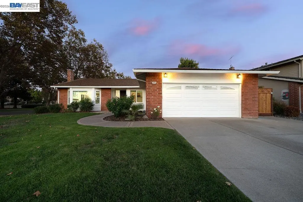 Single Family Residence for sale at 2802 Jones Gate Ct, Pleasanton, CA featuring 4 beds and 2 baths