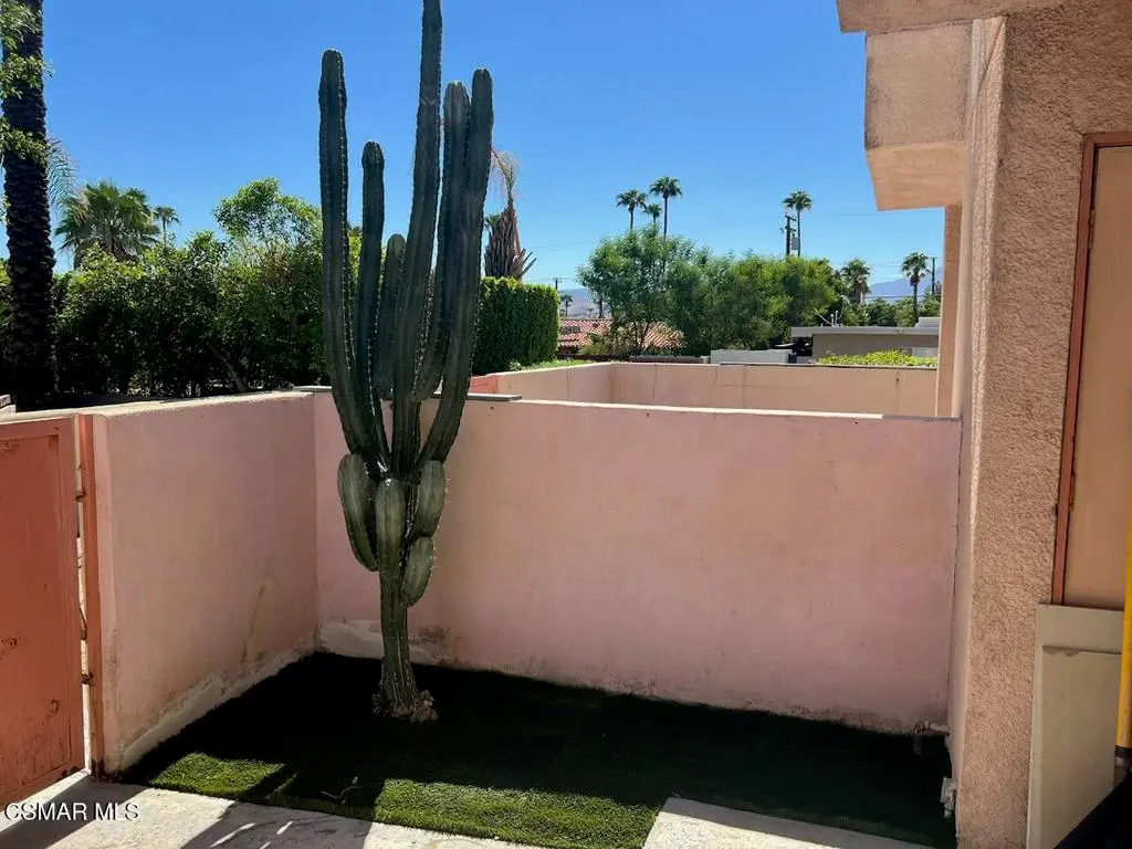 401 E Vista Chino 10, Palm Springs, CA — listing photo 1