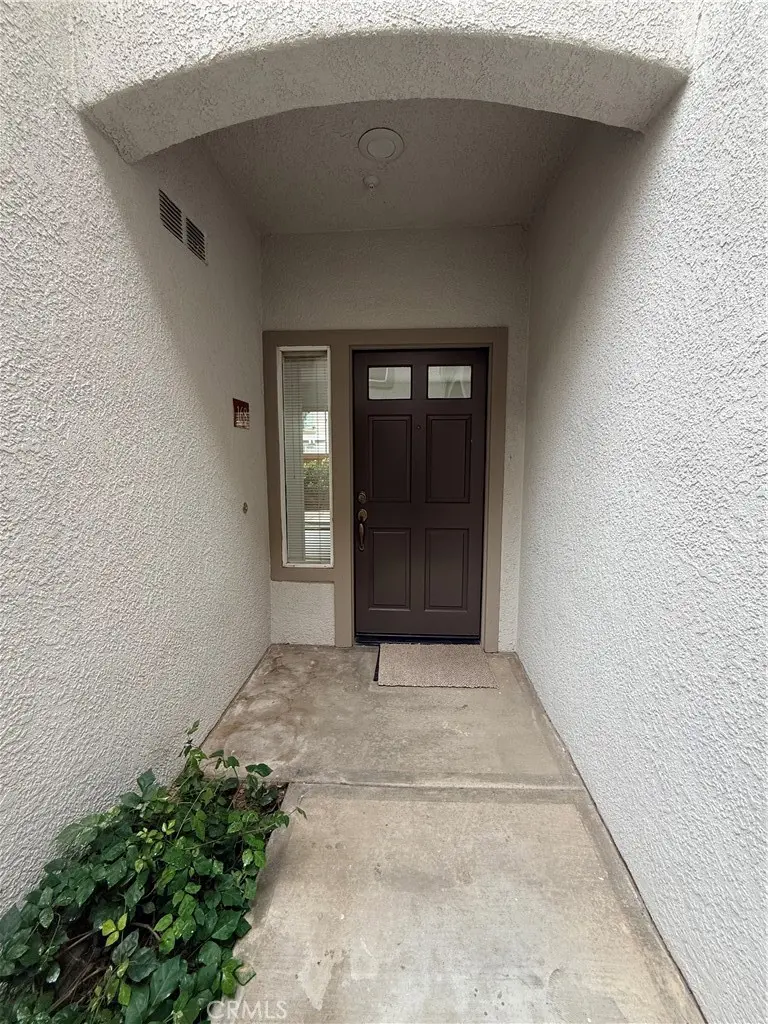 Condominium for rent at 168 California Court, Mission Viejo, CA featuring 1 bed and 1 bath