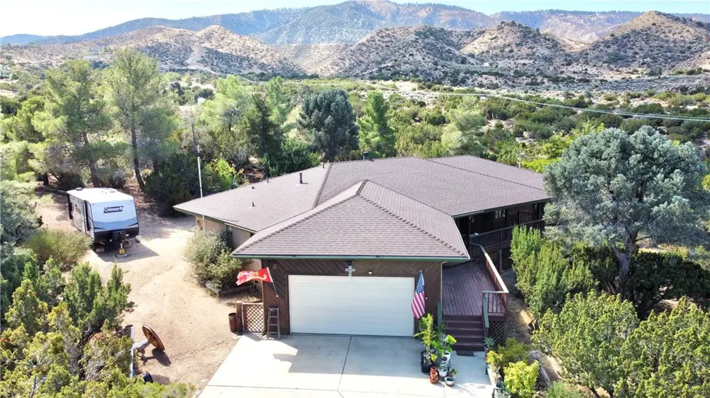 945 Nielson Road, Pinon Hills, CA — listing photo 1